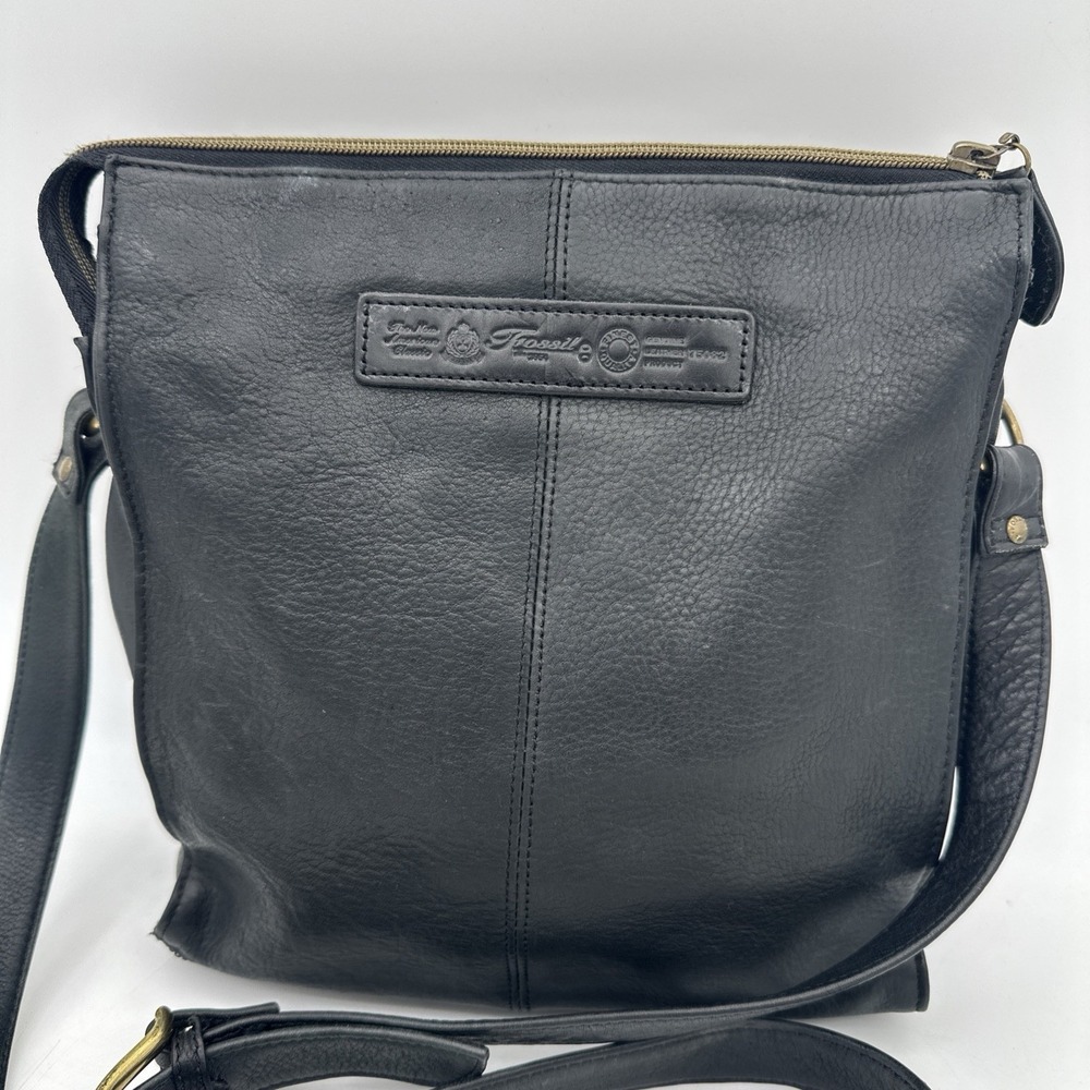 Vintage Fossil 1954 Crossbody Bag Purse Pebbled Black Leather Key 75082 EUC